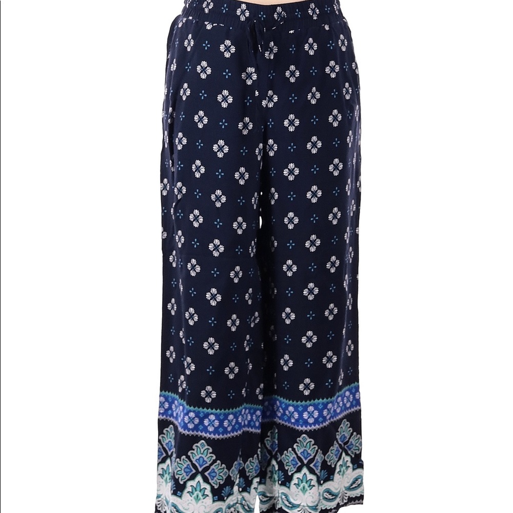 Size small Loft cropped fluid pants in mosaic blue